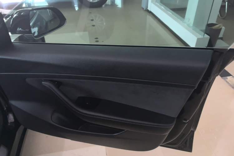 Used Tesla Model 3 2020 Revised Version Standard Range Rear-Wheel Drive – Upgraded Edition Right Front Door Interior