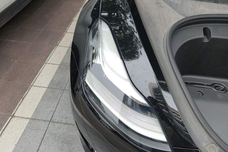 Used Tesla Model 3 2020 Revised Version Standard Range Rear-Wheel Drive – Upgraded Edition Right Front Headlight