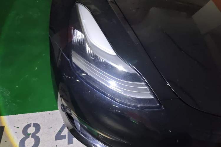 Used Tesla Model 3 2020 Revised Version Standard Range Rear-Wheel Drive – Upgraded Edition Right Front Headlight
