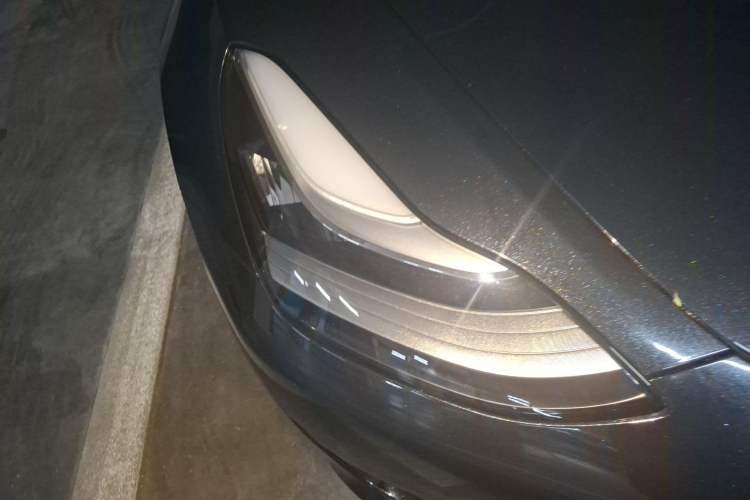 Used Tesla Model 3 2020 Revised Version Standard Range Rear-Wheel Drive – Upgraded Edition Right Front Headlight