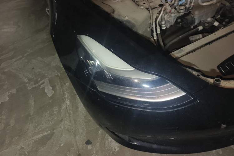 Used Tesla Model 3 2020 Revised Version Standard Range Rear-Wheel Drive – Upgraded Edition Right Front Headlight