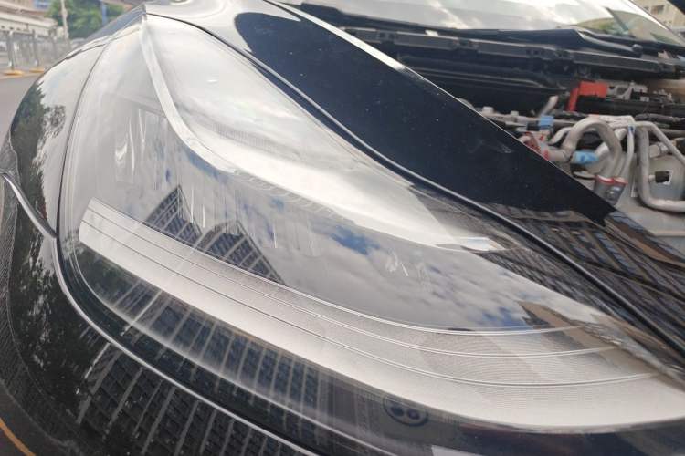 Used Tesla Model 3 2020 Revised Version Standard Range Rear-Wheel Drive – Upgraded Edition Right Front Headlight