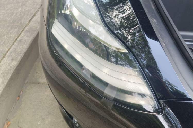 Used Tesla Model 3 2020 Revised Version Standard Range Rear-Wheel Drive – Upgraded Edition Right Front Headlight
