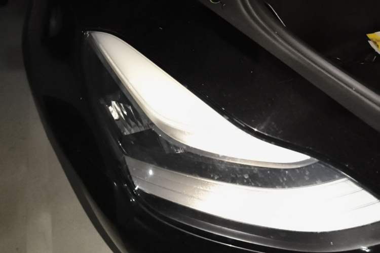 Used Tesla Model 3 2020 Revised Version Standard Range Rear-Wheel Drive – Upgraded Edition Right Front Headlight