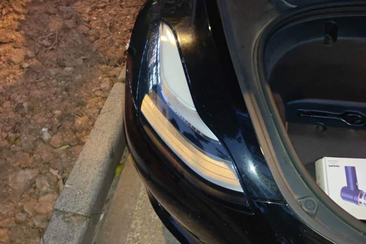 Used Tesla Model 3 2020 Long-Range Rear-Wheel-Drive Version Right Front Headlight