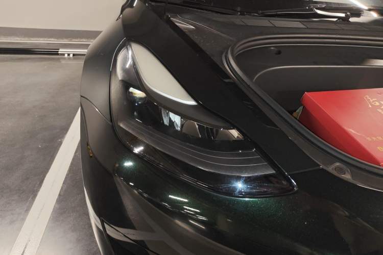 Used Tesla Model 3 2020 Revised Version Standard Range Rear-Wheel Drive – Upgraded Edition Right Front Headlight