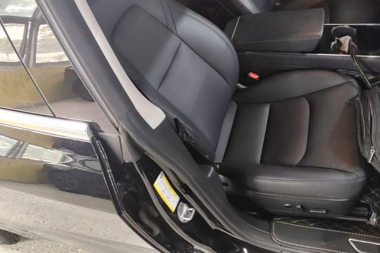 Used Tesla Model 3 2020 Revised Version Standard Range Rear-Wheel Drive – Upgraded Edition Right Front Seat