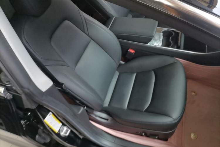 Used Tesla Model 3 2020 Revised Version Standard Range Rear-Wheel Drive – Upgraded Edition Right Front Seat