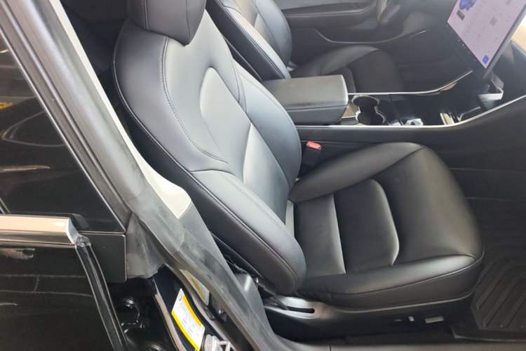 Used Tesla Model 3 2020 Long-Range Rear-Wheel-Drive Version Right Front Seat