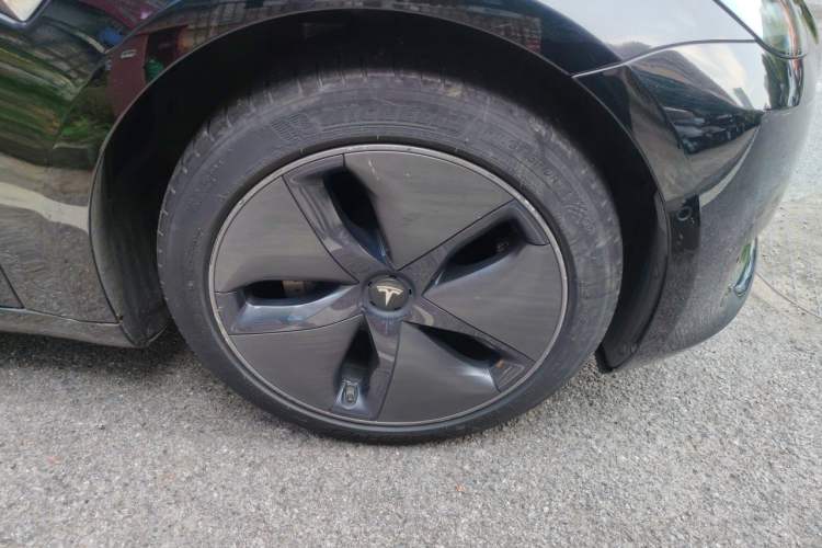 Used Tesla Model 3 2020 Standard Range Rear-Wheel Drive Upgraded Version Right Front Wheel Hub
