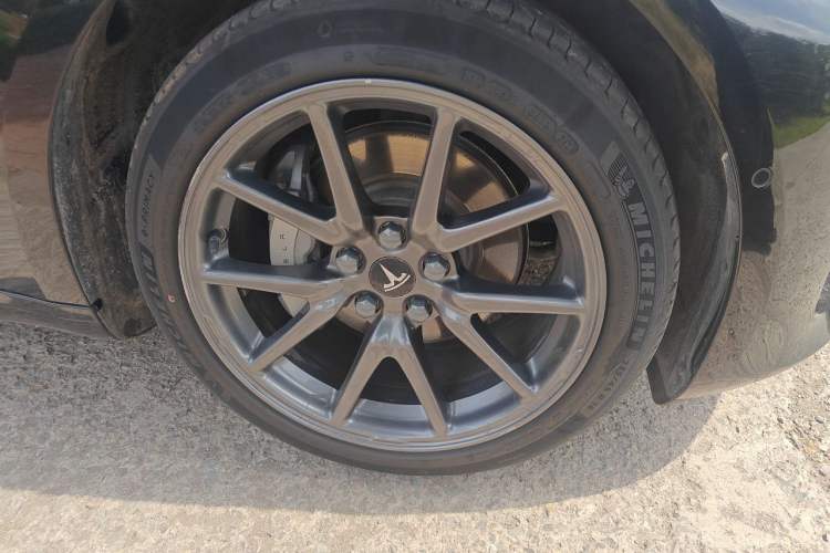 Used Tesla Model 3 2020 Standard Range Rear-Wheel Drive Upgraded Version Right Front Wheel Hub