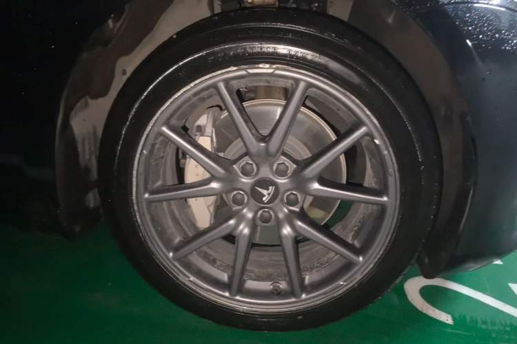 Used Tesla Model 3 2020 Standard Range Rear-Wheel Drive Upgraded Version Right Front Wheel Hub