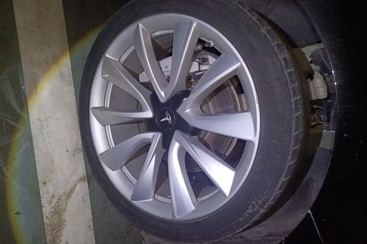 Used Tesla Model 3 2020 Standard Range Rear-Wheel Drive Upgraded Version Right Front Wheel Hub