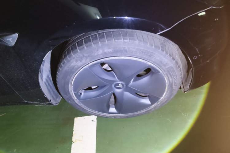 Used Tesla Model 3 2020 Standard Range Rear-Wheel Drive Upgraded Version Right Front Wheel Hub