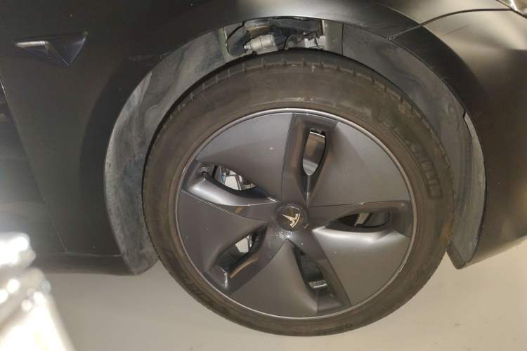 Used Tesla Model 3 2020 Standard Range Rear-Wheel Drive Upgraded Version Right Front Wheel Hub