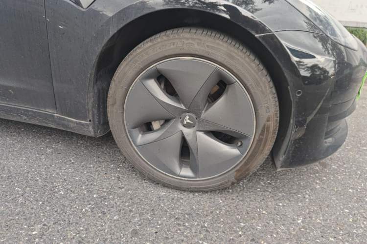 Used Tesla Model 3 2020 Revised Version Standard Range Rear-Wheel Drive – Upgraded Edition Right Front Wheel Hub