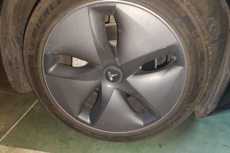 Used Tesla Model 3 2020 Standard Range Rear-Wheel Drive Upgraded Version Right Front Wheel Hub