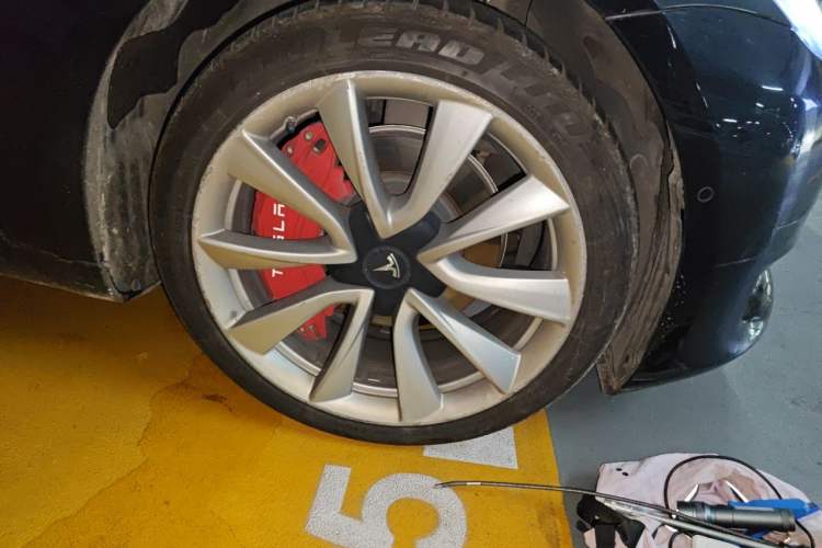 Used Tesla Model 3 2020 Standard Range Rear-Wheel Drive Upgraded Version Right Front Wheel Hub