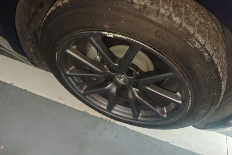 Used Tesla Model 3 2020 Standard Range Rear-Wheel Drive Upgraded Version Right Front Wheel Hub
