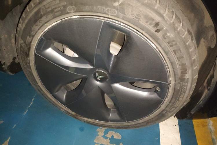 Used Tesla Model 3 2020 Refreshed Version Long-Range Rear-Wheel Drive Right Front Wheel Hub