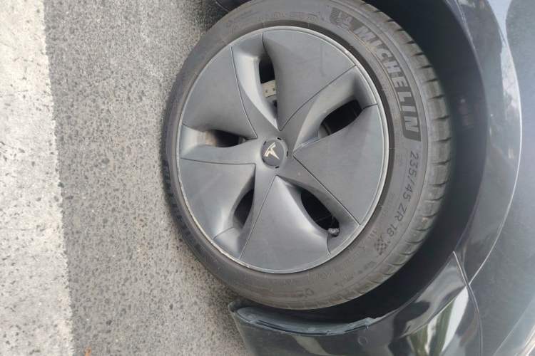 Used Tesla Model 3 2020 Standard Range Rear-Wheel Drive Upgraded Version Right Front Wheel Hub