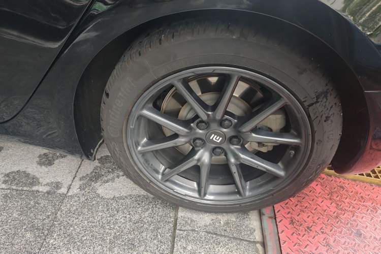 Used Tesla Model 3 2020 Standard Range Rear-Wheel Drive Upgraded Version Right Front Wheel Hub