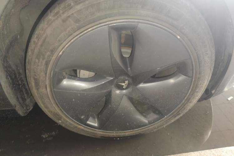 Used Tesla Model 3 2020 Standard Range Rear-Wheel Drive Upgraded Version Right Front Wheel Hub