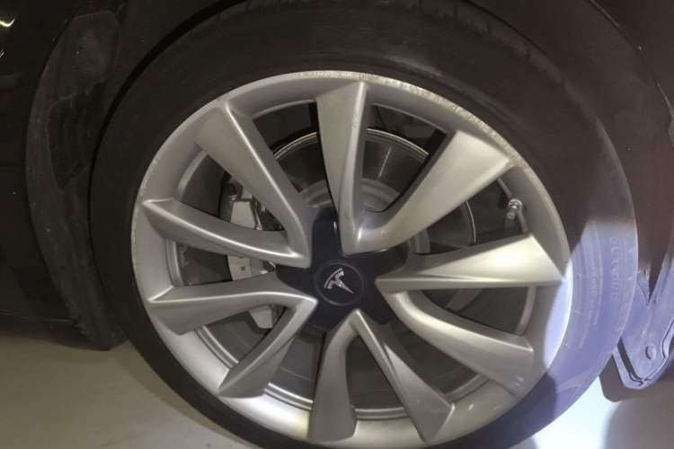 Used Tesla Model 3 2020 Standard Range Rear-Wheel Drive Upgraded Version Right Front Wheel Hub