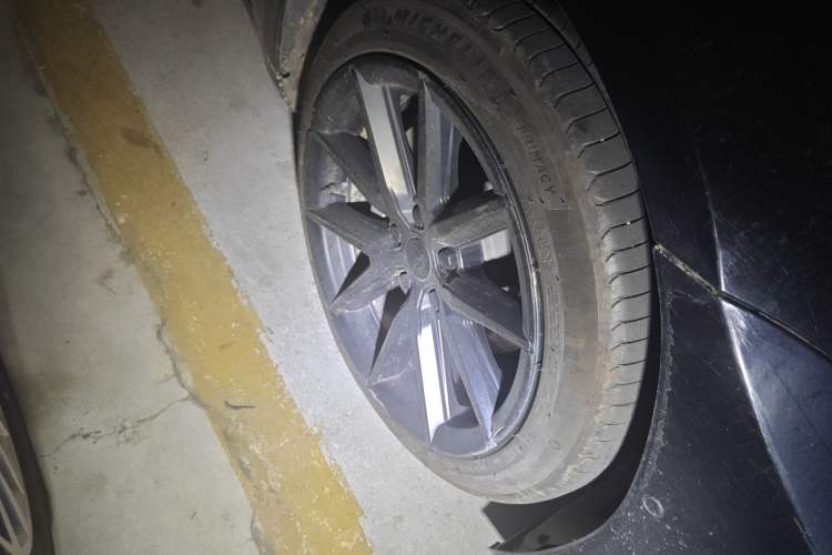 Used Tesla Model 3 2020 Refreshed Version Long-Range Rear-Wheel Drive Right Front Wheel Hub