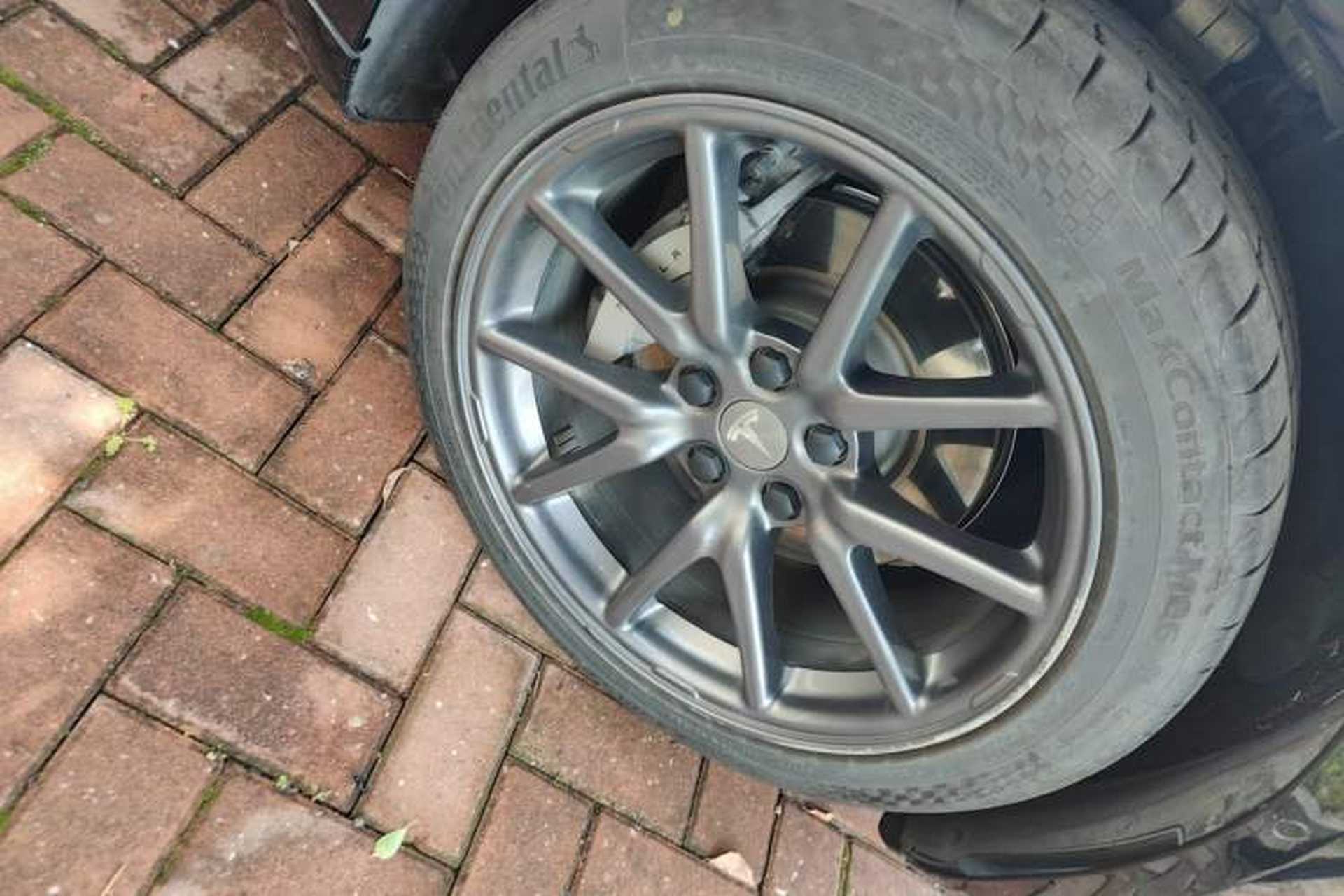 Used Tesla Model 3 2020 Standard Range Rear-Wheel Drive Upgraded Version Right Front Wheel Hub