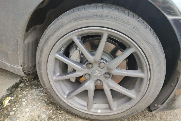 Used Tesla Model 3 2020 Standard Range Rear-Wheel Drive Upgraded Version Right Front Wheel Hub