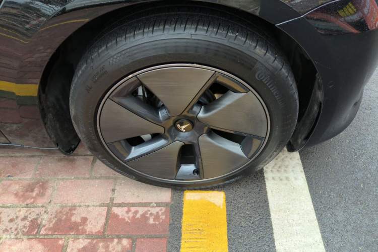Used Tesla Model 3 2020 Standard Range Rear-Wheel Drive Upgraded Version Right Front Wheel Hub