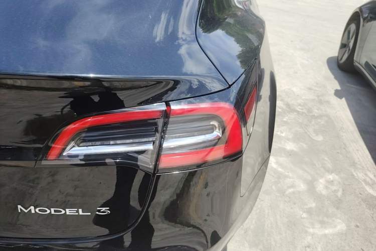 Used Tesla Model 3 2020 Standard Range Rear-Wheel Drive Upgraded Version Right Rear Taillight