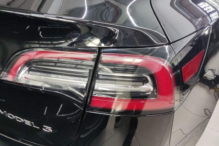 Used Tesla Model 3 2020 Revised Version Standard Range Rear-Wheel Drive – Upgraded Edition Right Rear Taillight