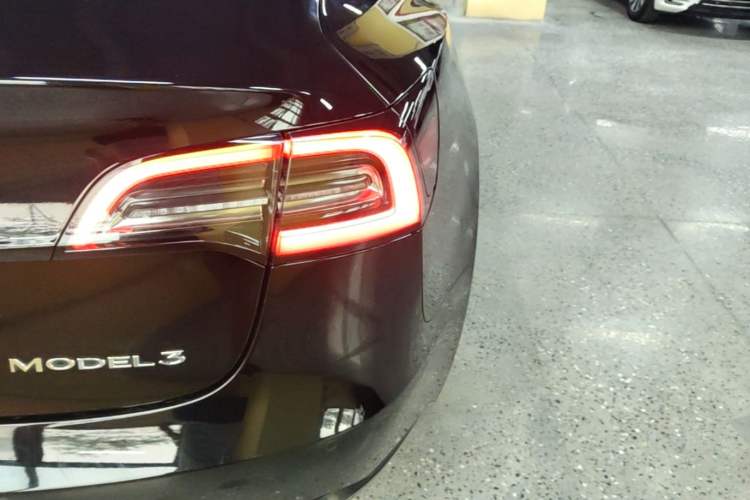 Used Tesla Model 3 2020 Revised Version Standard Range Rear-Wheel Drive – Upgraded Edition Right Rear Taillight
