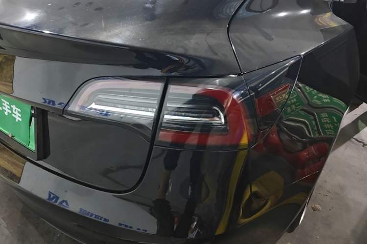 Used Tesla Model 3 2020 Revised Version Standard Range Rear-Wheel Drive – Upgraded Edition Right Rear Taillight