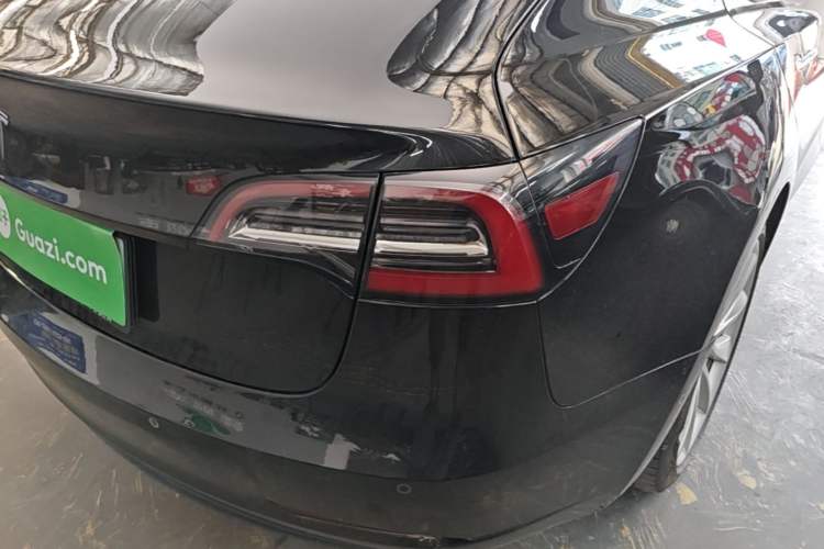 Used Tesla Model 3 2020 Revised Version Standard Range Rear-Wheel Drive – Upgraded Edition Right Rear Taillight