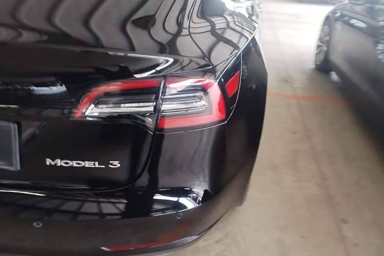 Used Tesla Model 3 2020 Revised Version Standard Range Rear-Wheel Drive – Upgraded Edition Right Rear Taillight