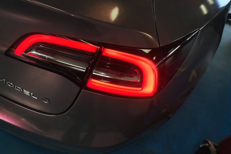 Used Tesla Model 3 2020 Revised Version Standard Range Rear-Wheel Drive – Upgraded Edition Right Rear Taillight