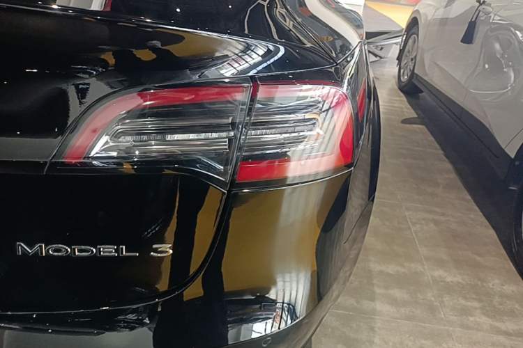 Used Tesla Model 3 2020 Standard Range Rear-Wheel Drive Upgraded Version Right Rear Taillight