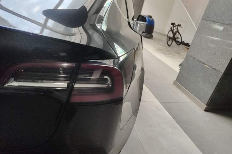 Used Tesla Model 3 2020 Standard Range Rear-Wheel Drive Upgraded Version Right Rear Taillight