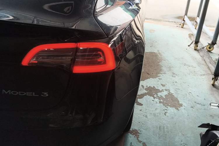 Used Tesla Model 3 2020 Long-Range Rear-Wheel-Drive Version Right Rear Taillight