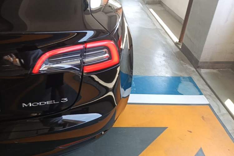 Used Tesla Model 3 2020 Standard Range Rear-Wheel Drive Upgraded Version Right Rear Taillight