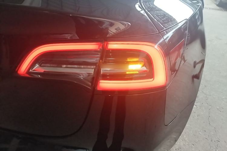 Used Tesla Model 3 2020 Standard Range Rear-Wheel Drive Upgraded Version Right Rear Taillight