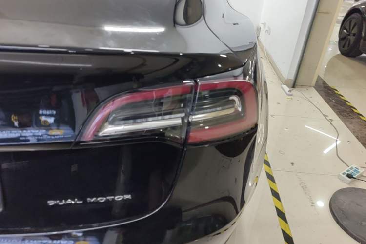 Used Tesla Model 3 2020 Standard Range Rear-Wheel Drive Upgraded Version Right Rear Taillight