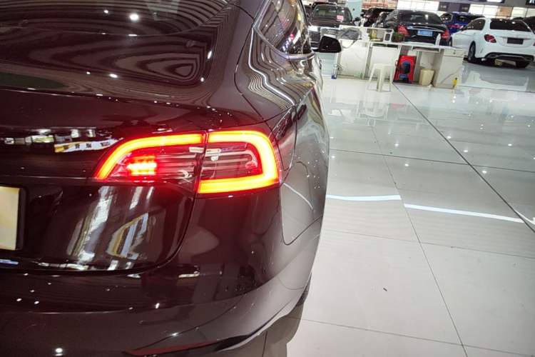 Used Tesla Model 3 2020 Refreshed Version Long-Range Rear-Wheel Drive Right Rear Taillight