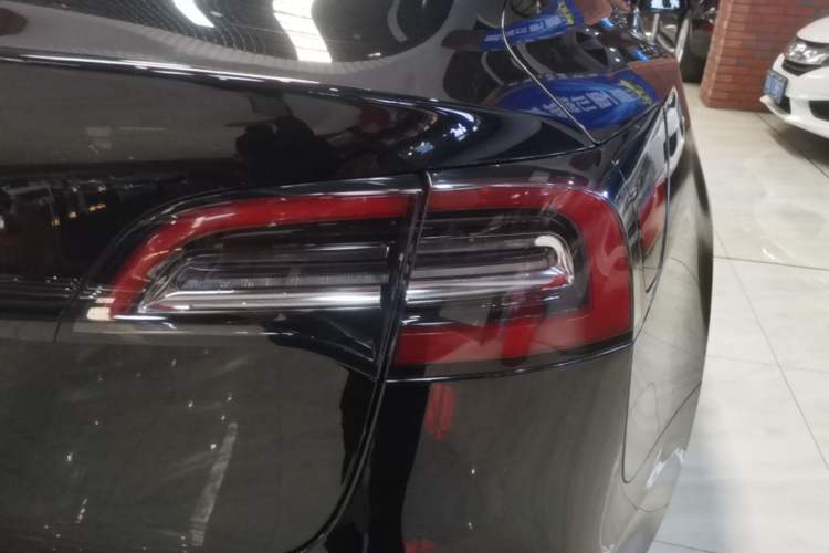 Used Tesla Model 3 2020 Standard Range Rear-Wheel Drive Upgraded Version Right Rear Taillight