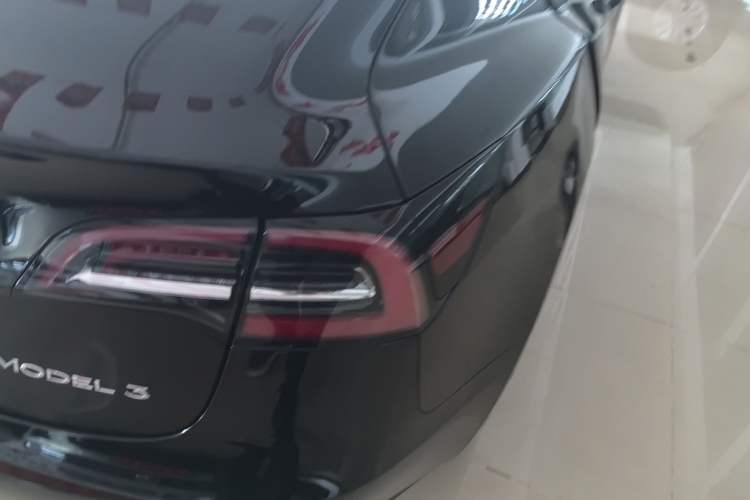Used Tesla Model 3 2020 Revised Version Standard Range Rear-Wheel Drive – Upgraded Edition Right Rear Taillight