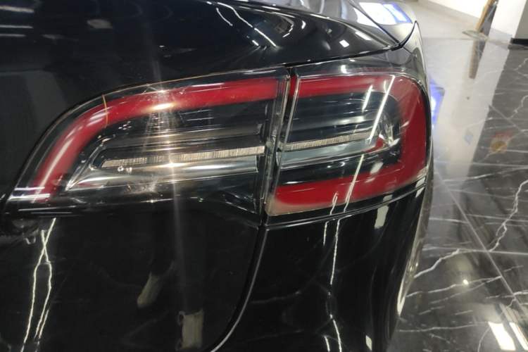 Used Tesla Model 3 2020 Revised Version Standard Range Rear-Wheel Drive – Upgraded Edition Right Rear Taillight