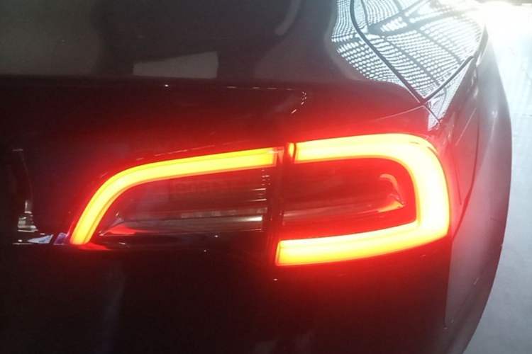 Used Tesla Model 3 2020 Refreshed Version Long-Range Rear-Wheel Drive Right Rear Taillight